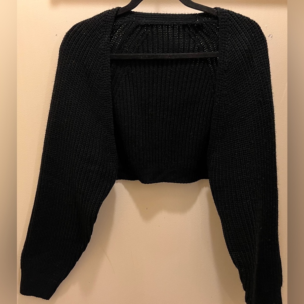 Cute black crop sweater